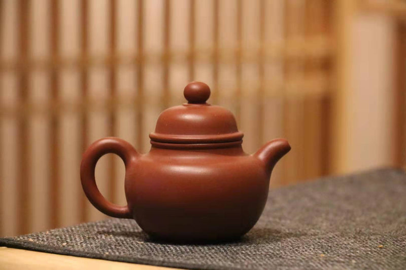 Tea master size Yi Xing Zi Sha (Zhu Ni --red clay) Duo Qiu Pot 掇球壶