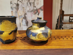 Gold painting tea jar