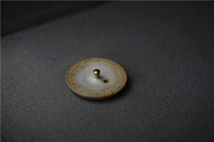 Side handle Ji xu pot with gold pot button